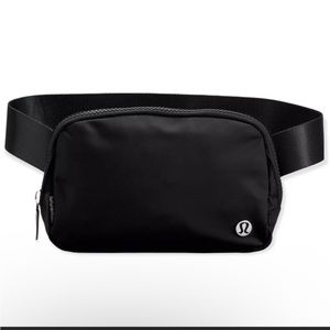 Lululemon Black Everywhere Belt Bag New